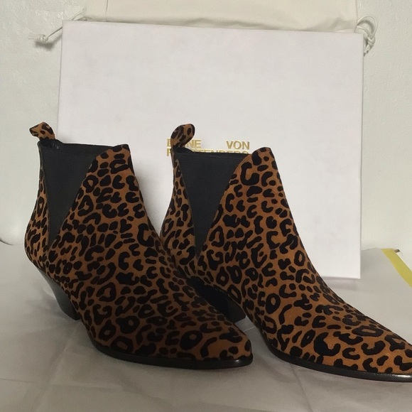 Diane Von Furstenberg Shoes - Diane von Furstenberg Womens Nadie Animal Print Chelsea Boots Size 7